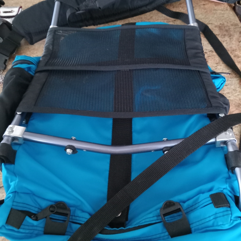 Backpack - Picture 3 of 6